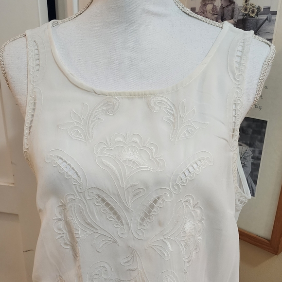 Milky Way Women's Open Back Sleeveless Crop Top - Picture 3 of 10